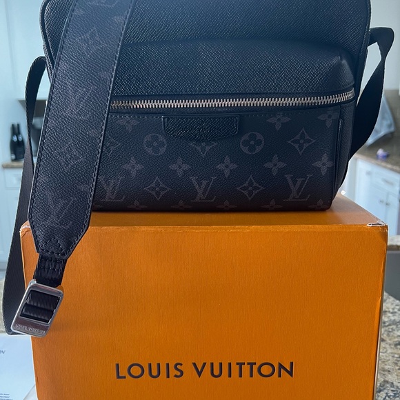 Beautiful messenger bag Louis Vuitton - Picture 2 of 5